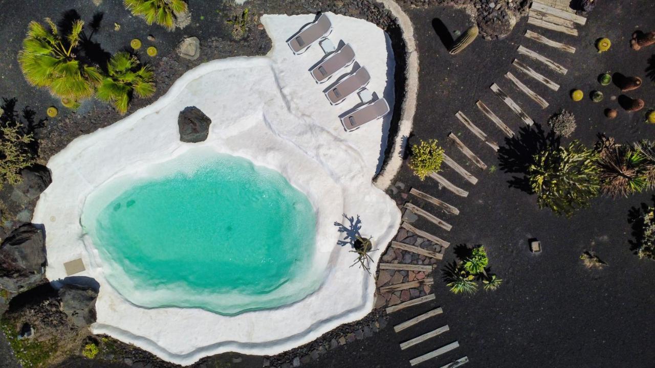 Luxe Ecovilla Listan Uga Eksteriør bilde