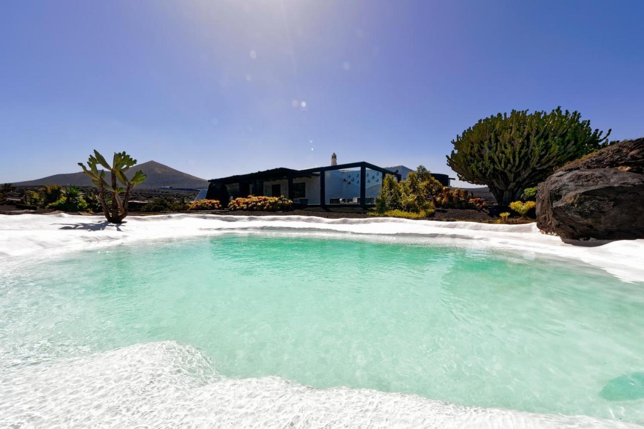 Luxe Ecovilla Listan Uga Eksteriør bilde